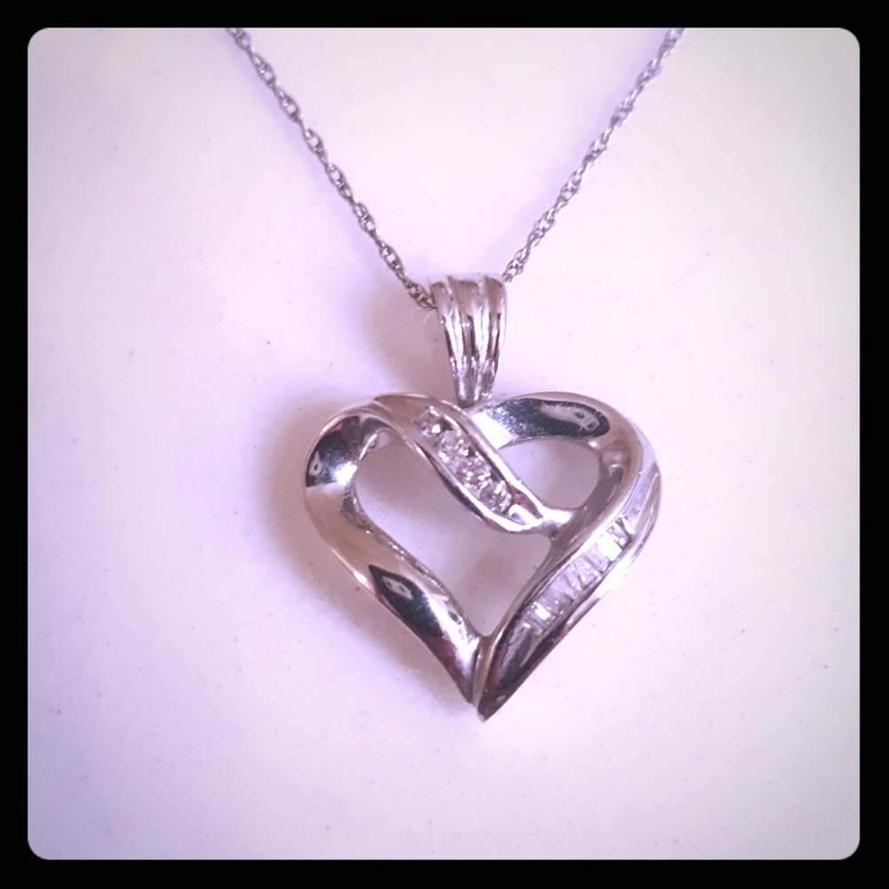 10K White Gold Genuine Diamond Heart Pendant